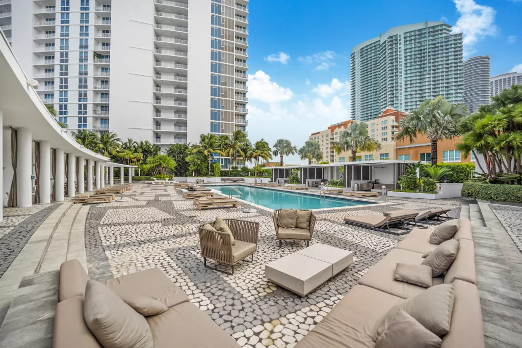 paramount bay waterfront paradise pool deck (1)